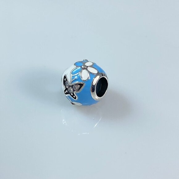 Pale Blue Daisy & Butterfly Enamel Charm - Picture 9 of 10